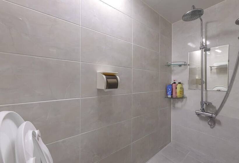 Sokcho Bird Island Pension