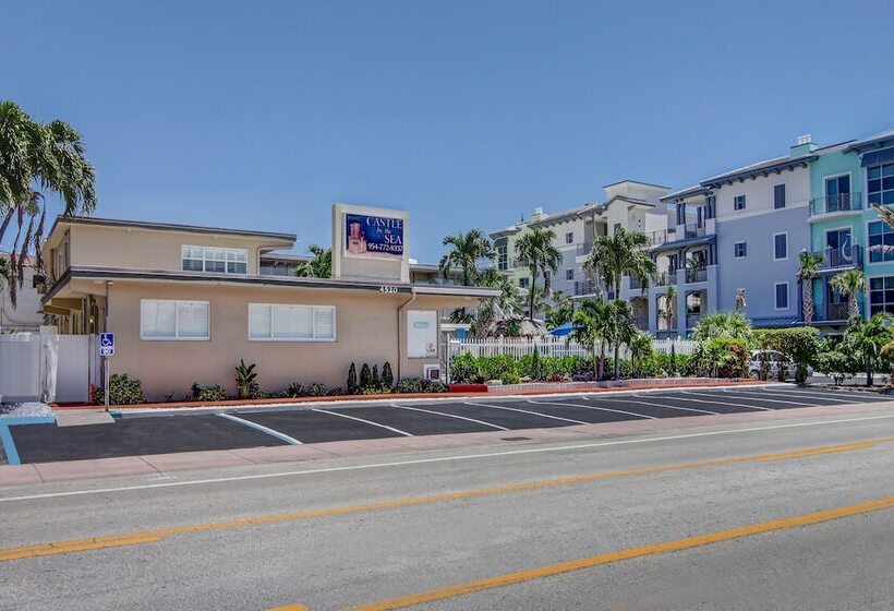 Castle By The Sea Motel