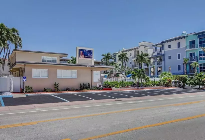 Castle By The Sea Motel