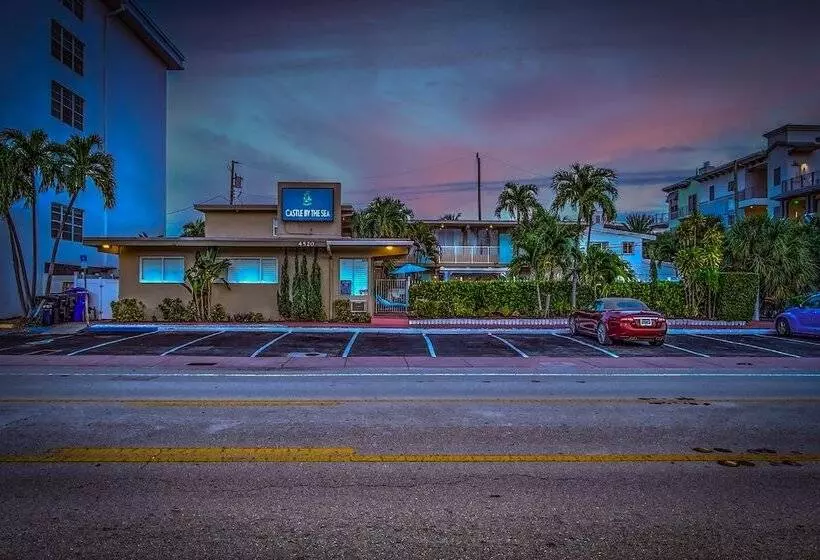 Castle By The Sea Motel