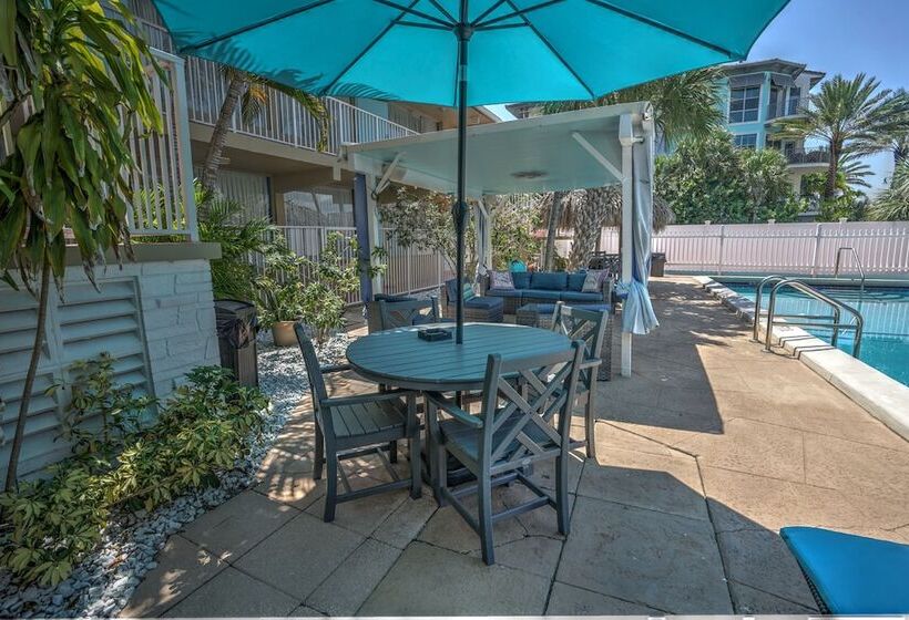 Castle By The Sea Motel