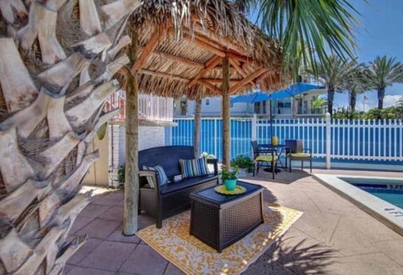 Castle By The Sea Motel