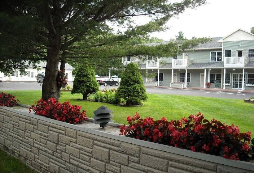 Cromwell Harbor Motel