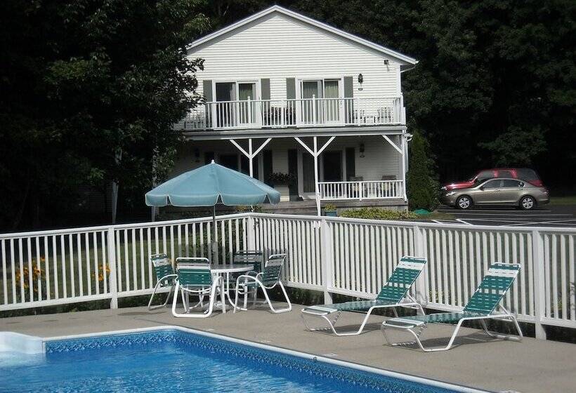 Cromwell Harbor Motel