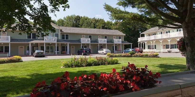 Cromwell Harbor Motel