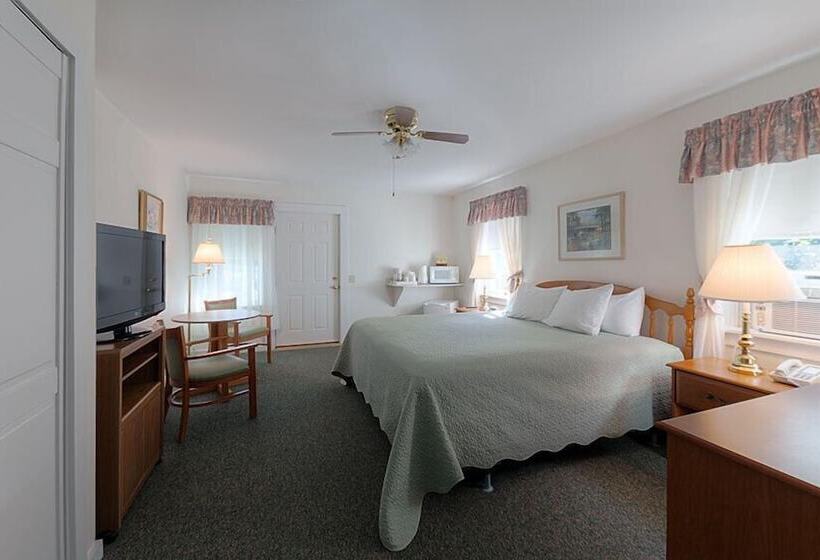 Cromwell Harbor Motel