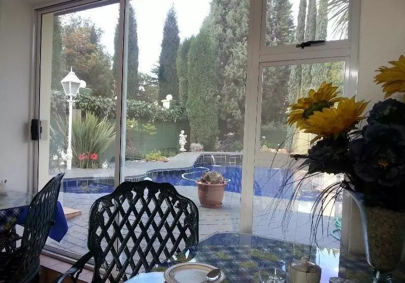 هتل Araluen Cottage
