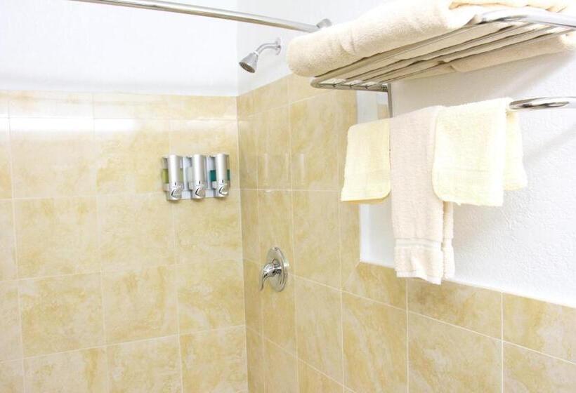 Отель Budget Inn Lake Wales