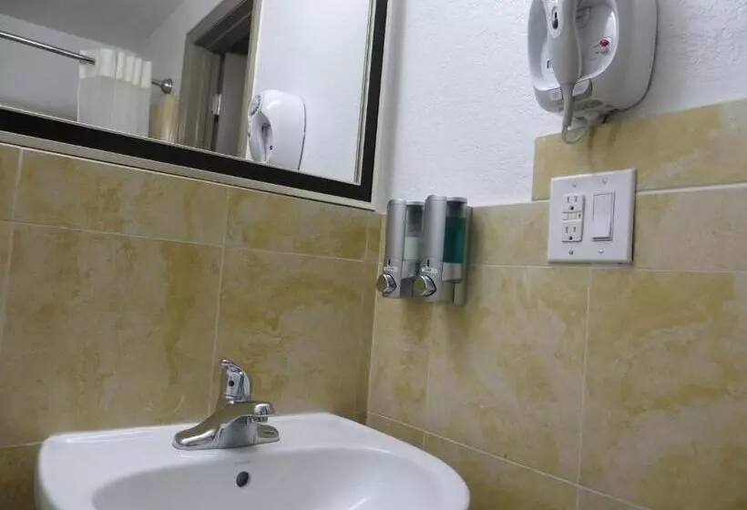 ホテル Budget Inn Lake Wales