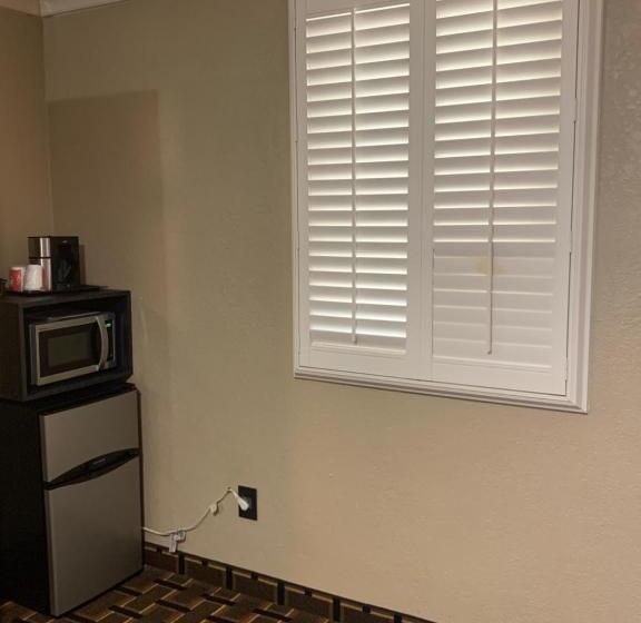 Отель Budget Inn Lake Wales