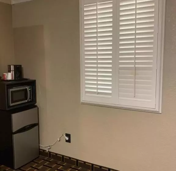 ホテル Budget Inn Lake Wales