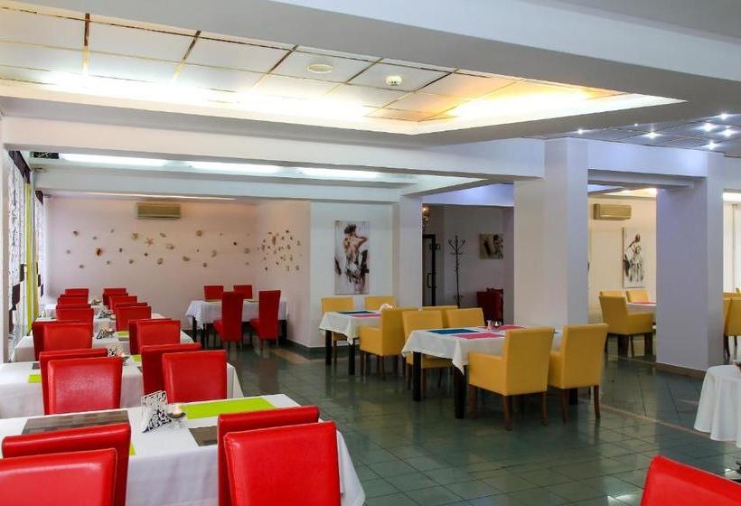 בית מלון כפרי Delfin