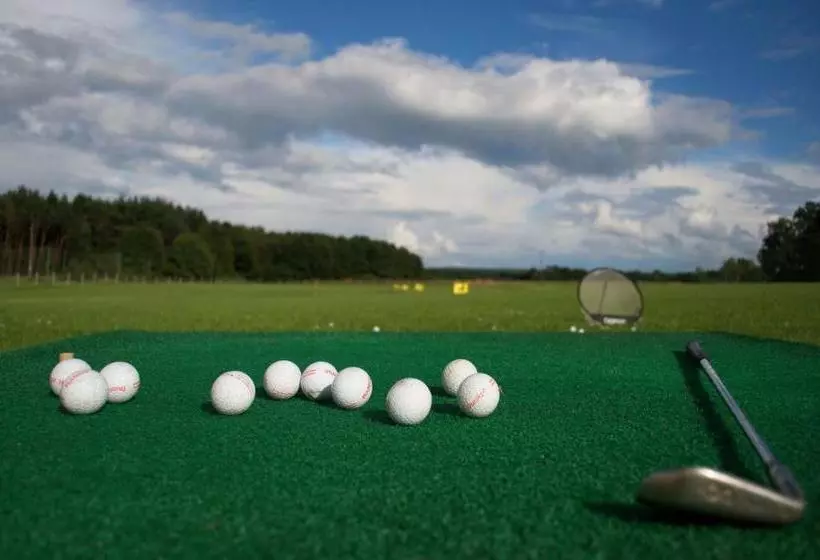 ホテル Golf Zajazd Zajączkowo