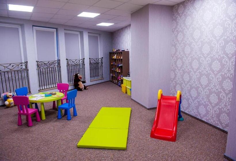 فندق Lipowy Most