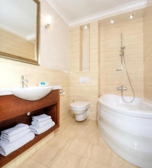 فندق Lipowy Most