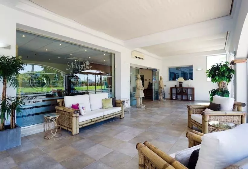 هتل Miraflores Beach & Country Club