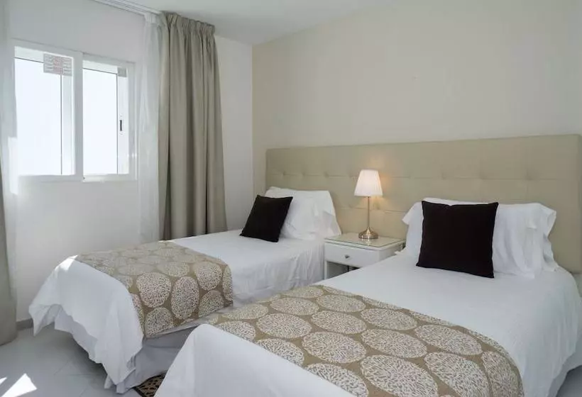 هتل Miraflores Beach & Country Club