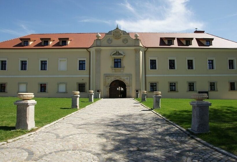 Отель Na Podzamczu