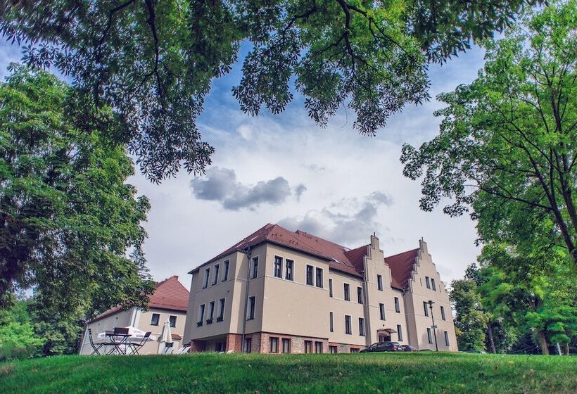 فندق Niemcza Wino & Spa