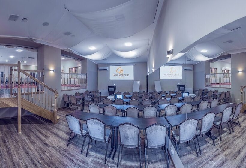 فندق Niemcza Wino & Spa