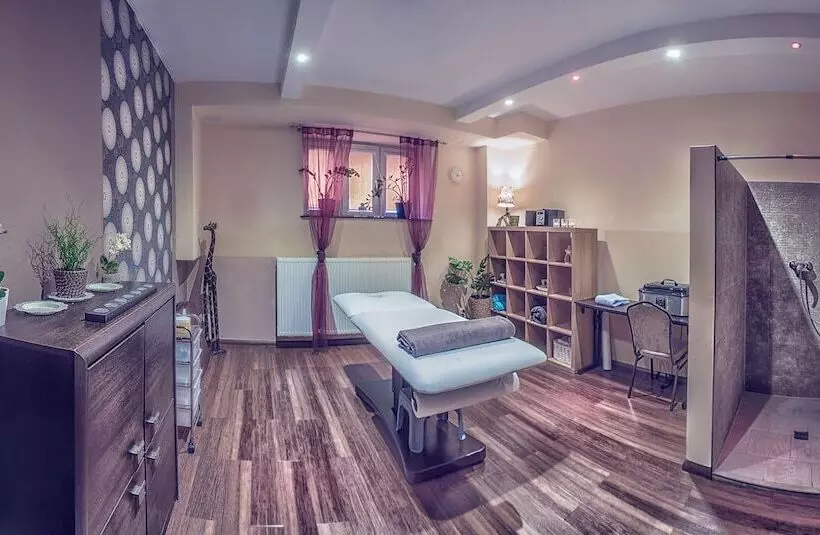Hotelli Niemcza Wino & Spa