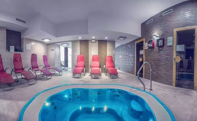 Hotelli Niemcza Wino & Spa