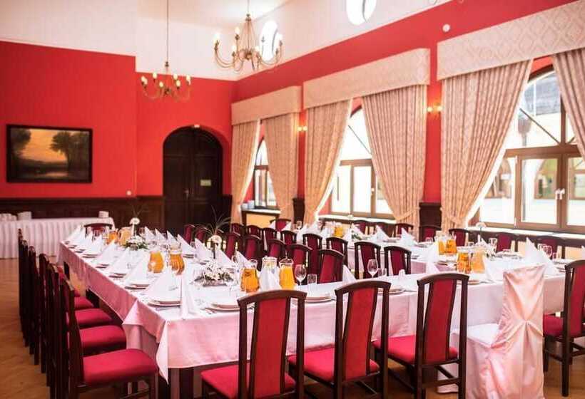 فندق Pałac Krobielowice