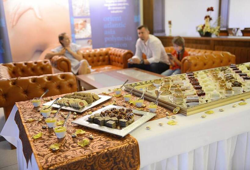 호텔 Sądelski Dwór Medical & Spa