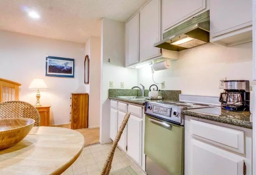 هتل St. Moritz 75