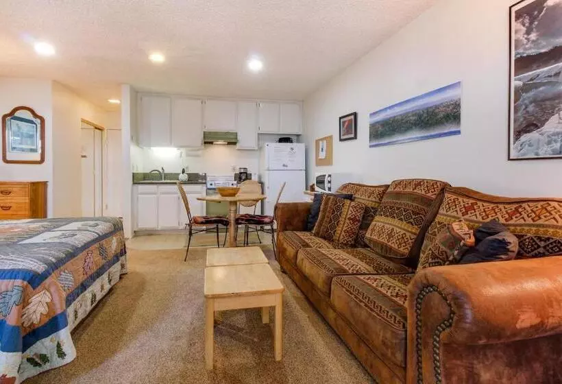 هتل St. Moritz 75