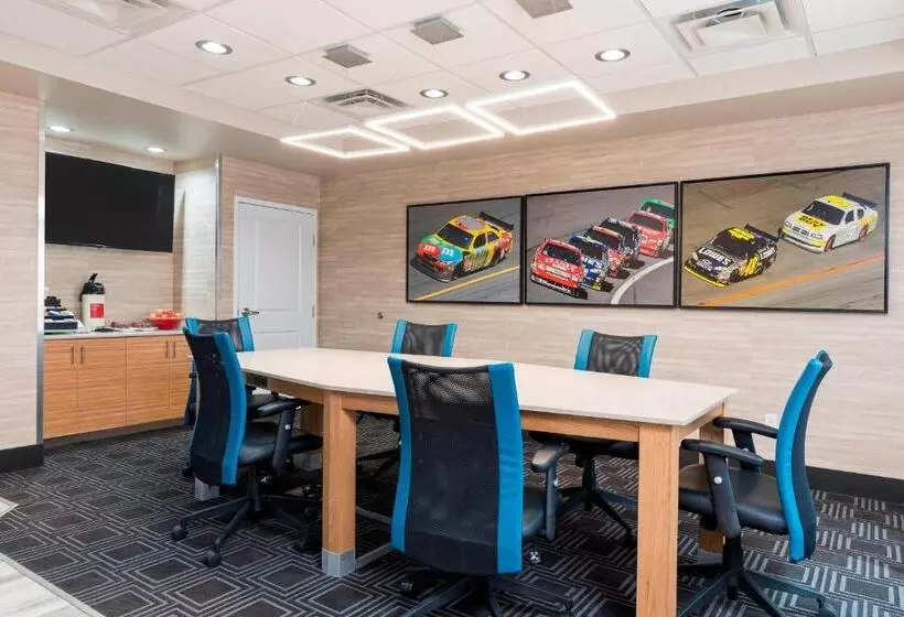 Hotelli Towneplace Suites By Marriott Ontario Mansfield