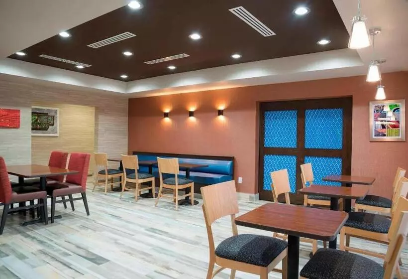 Hotelli Towneplace Suites By Marriott Ontario Mansfield