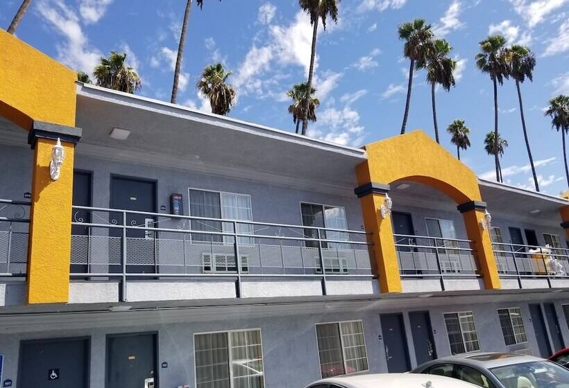 هتل Value Inn Hollywood