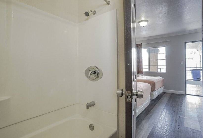 هتل Value Inn Hollywood