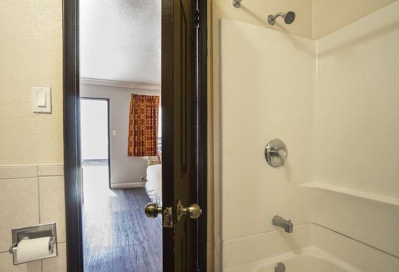 هتل Value Inn Hollywood