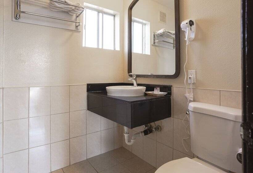 هتل Value Inn Hollywood