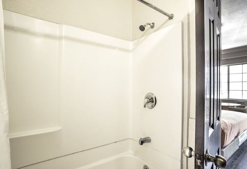 هتل Value Inn Hollywood