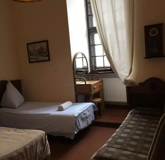 Hotelli Zamek Dobra