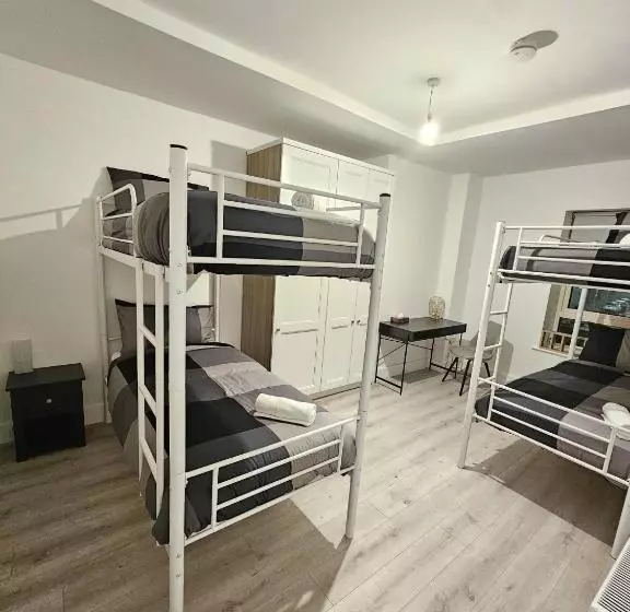 هاستل Room In Dublin 8 / Cosy House