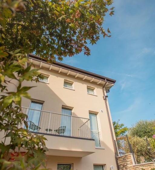 تختخواب و صبحانه Re Ottone Rooms