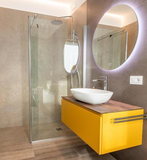 تختخواب و صبحانه Re Ottone Rooms