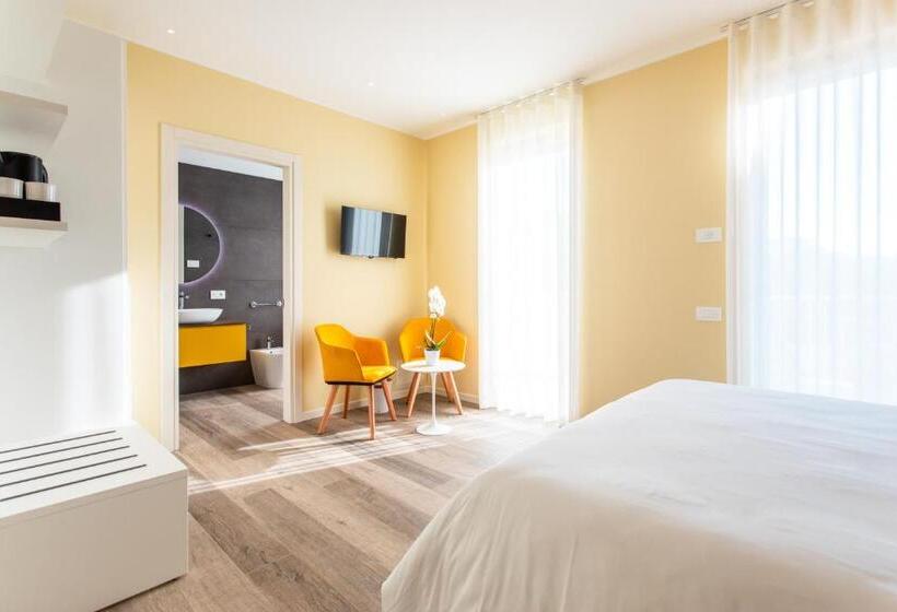 تختخواب و صبحانه Re Ottone Rooms