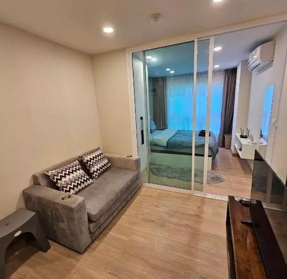 Hotelli คอนโดอีสวิลบางแสน