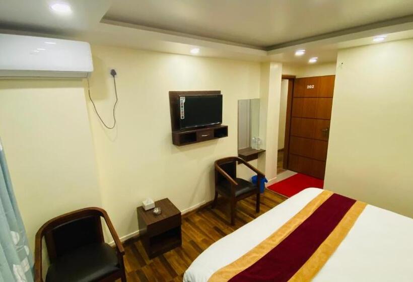 هتل Ananda Bhairav