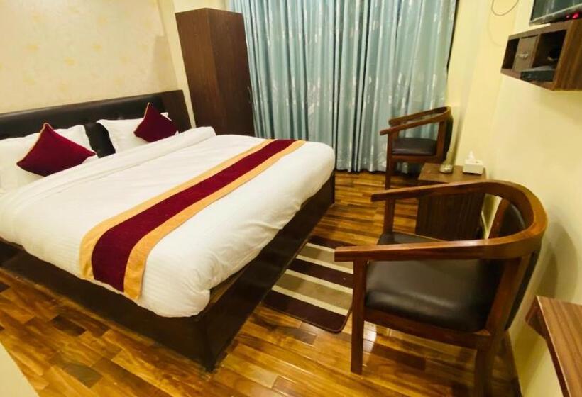 هتل Ananda Bhairav