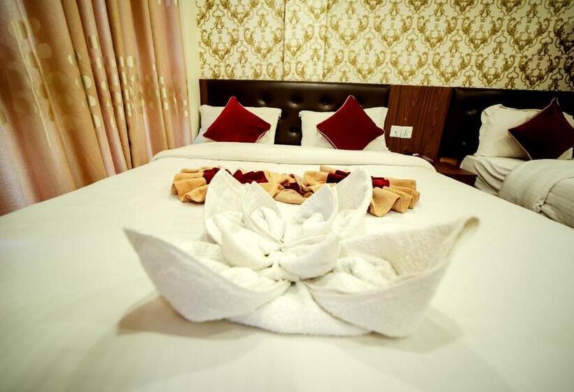 هتل Ananda Bhairav