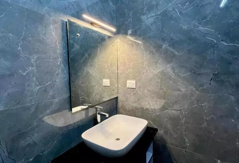 ホテル Humming Bird By Aaryam