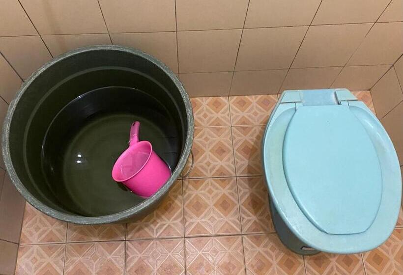 Отель Oyo Life 93258 Kos Sahabat