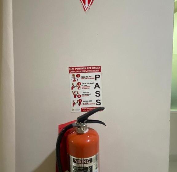 Отель Oyo Life 93258 Kos Sahabat