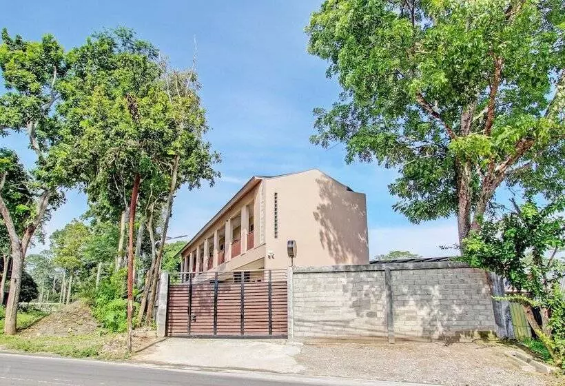 Hotelli Oyo Life 93497 Griya Kost Rr